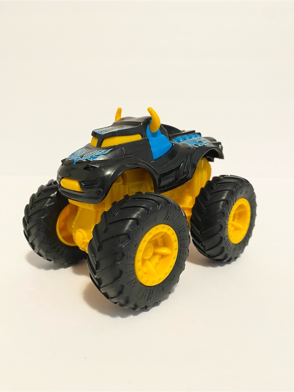 Hot Wheels 2019 Monster Truck Bash Ups Steer Clear 1/43 Crash Truck